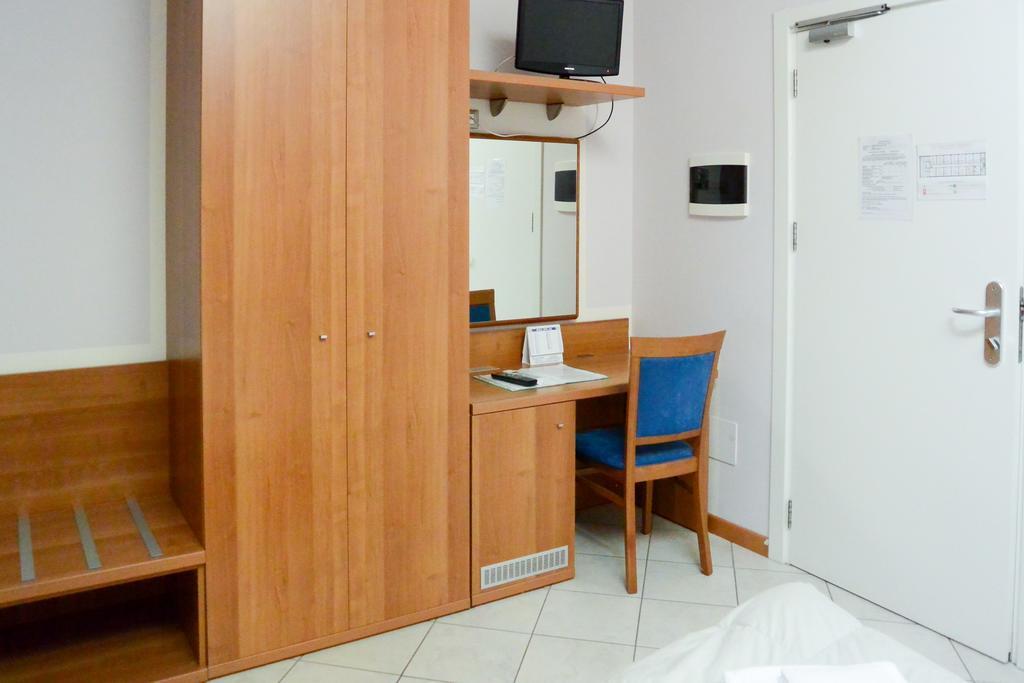 Albergo Meuble Abatjour 만토바 외부 사진