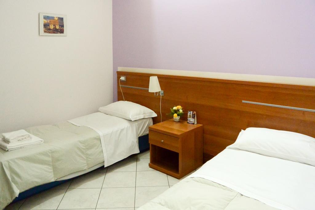 Albergo Meuble Abatjour 만토바 외부 사진