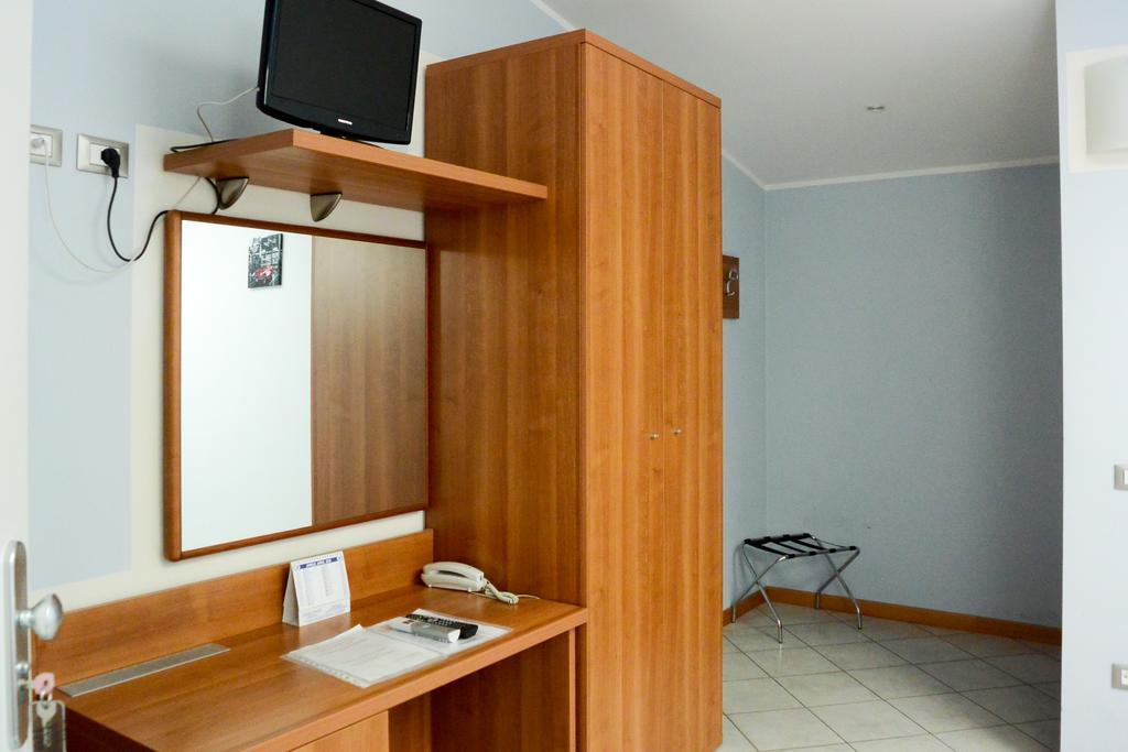 Albergo Meuble Abatjour 만토바 외부 사진