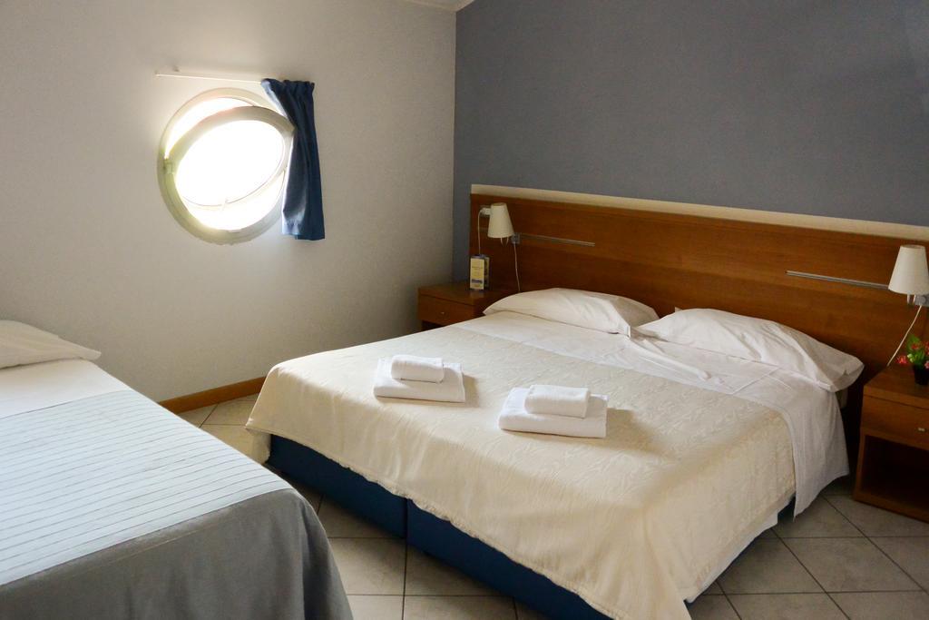 Albergo Meuble Abatjour 만토바 외부 사진