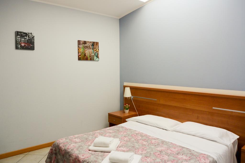 Albergo Meuble Abatjour 만토바 외부 사진