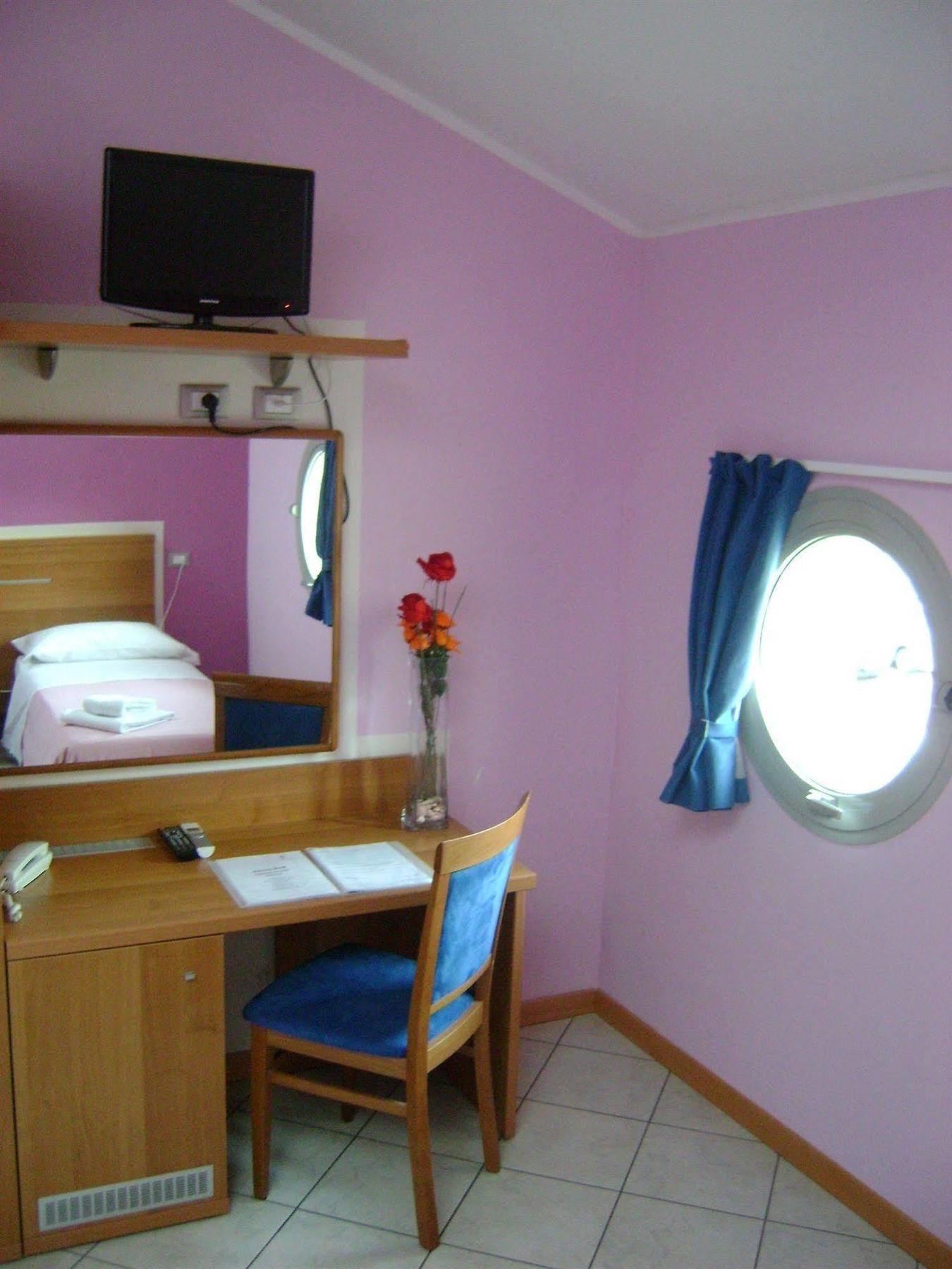 Albergo Meuble Abatjour 만토바 외부 사진