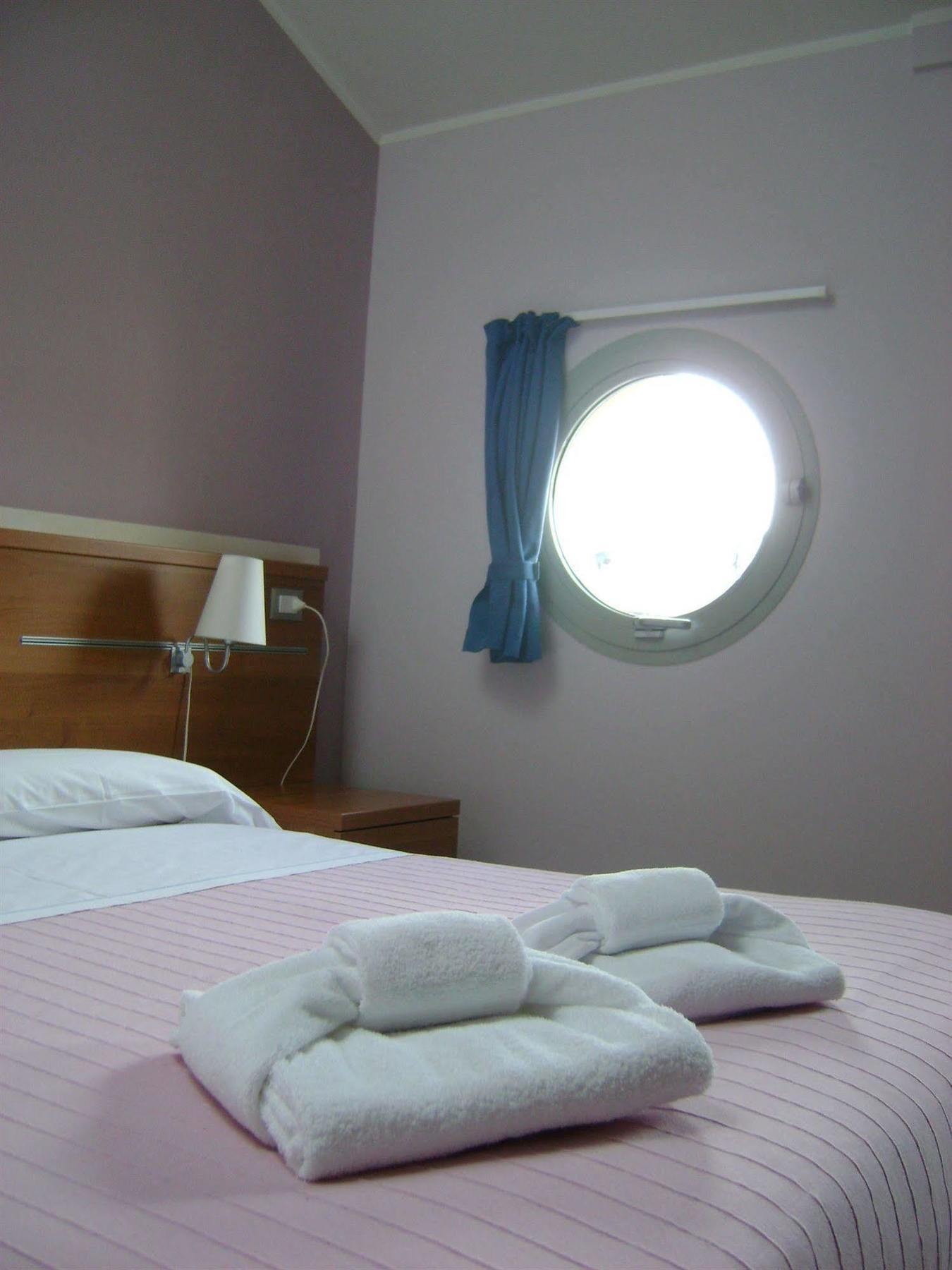 Albergo Meuble Abatjour 만토바 외부 사진